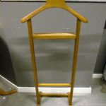 671 8321 VALET STAND